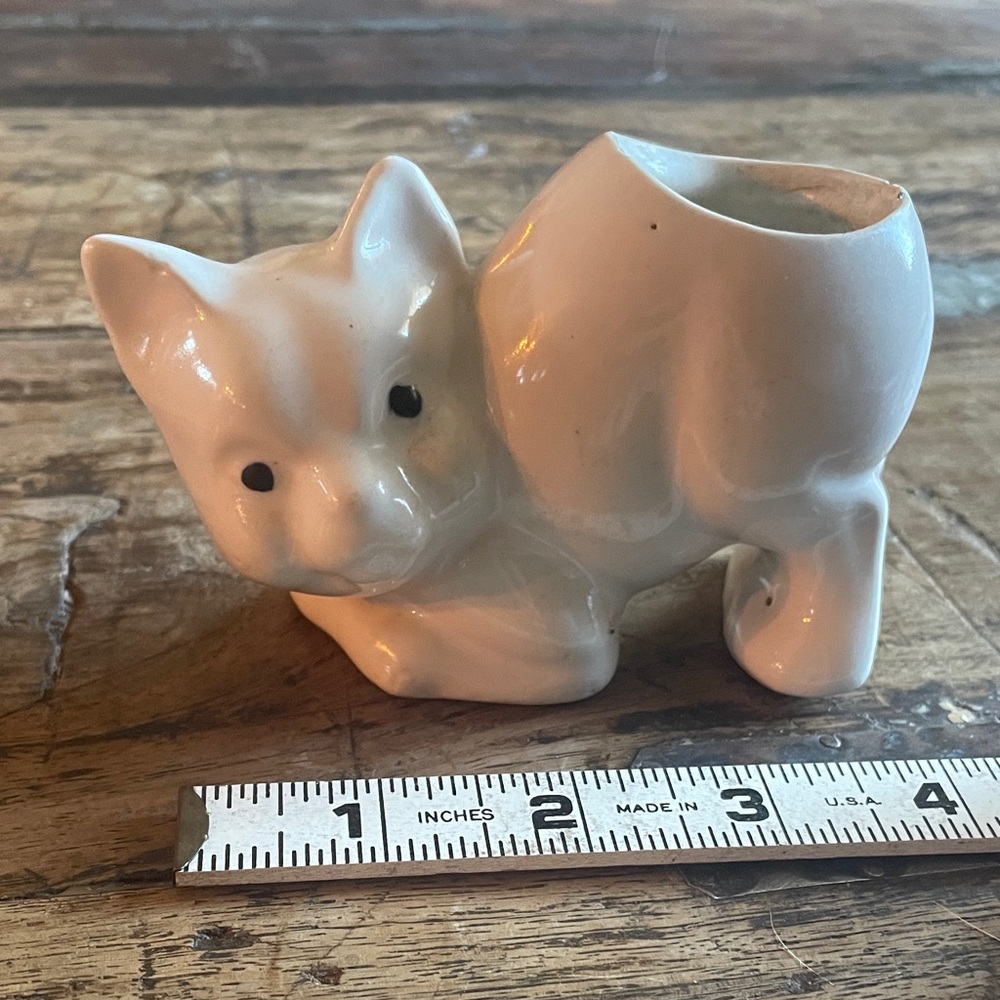 VTG White Cat Ceramic Planter